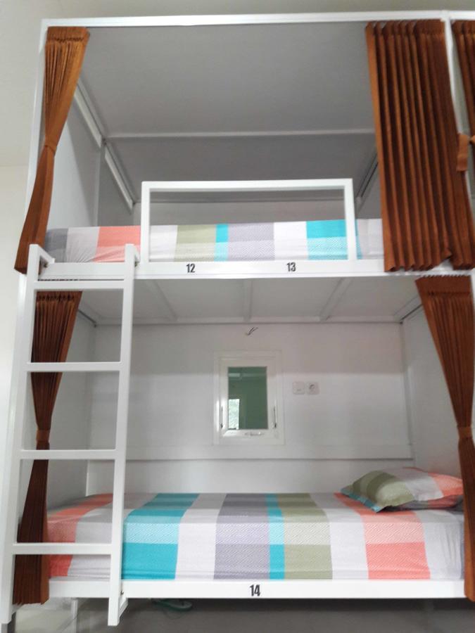 Huize Jon Hostel Malang Dış mekan fotoğraf