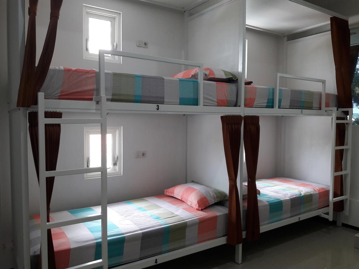 Huize Jon Hostel Malang Dış mekan fotoğraf