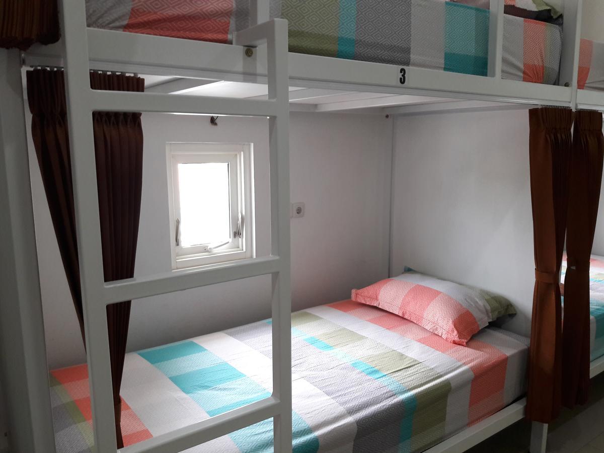 Huize Jon Hostel Malang Dış mekan fotoğraf