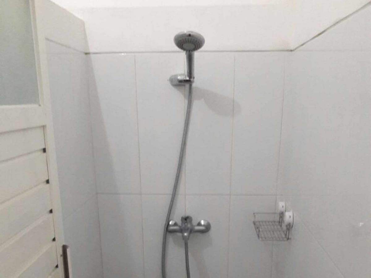 Huize Jon Hostel Malang Dış mekan fotoğraf