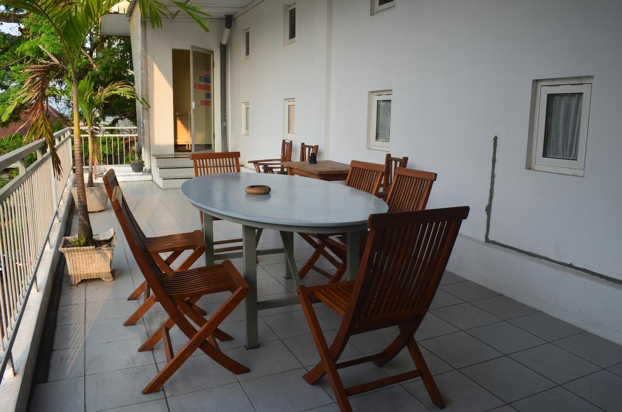 Huize Jon Hostel Malang Dış mekan fotoğraf